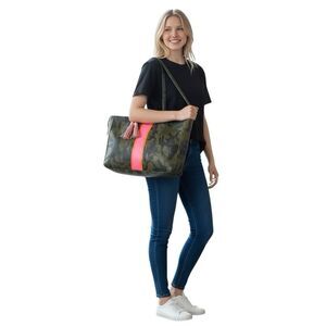 Not Rational Noha Diaper Tote Bag Pebble Leather Camouflage Tassel Stripe Zip Up